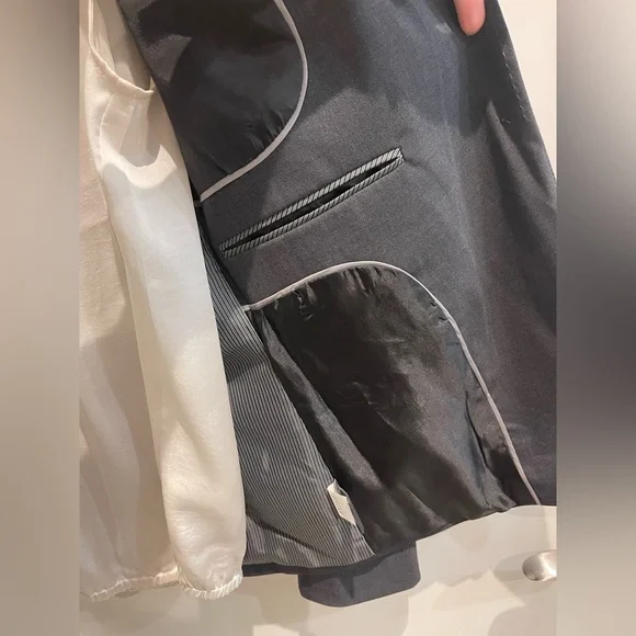 Mexx Charcoal women’s suit: Blazer& Skirt. Top is gift with purchase. Size xs-s Sport Coats & Blazers